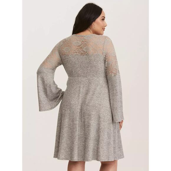 Torrid Grey Bell Sleeve Lace Inset Woven Skater Mini Dress Plus Size 1X - Picture 3 of 9